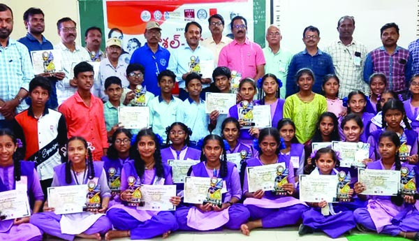 ముగిసిన క్విజ్‌, పోస్టర్‌ మేకింగ్‌ పోటీలు