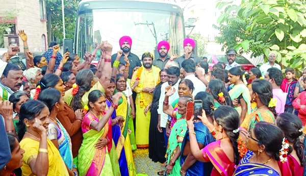 ఎంవిఆర్‌ ఆధ్వర్యాన తీర్థయాత్రలు