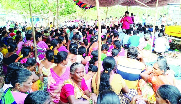 నేవీ నిర్వాసితుల సమస్యలపై కాలయాపన తగదు