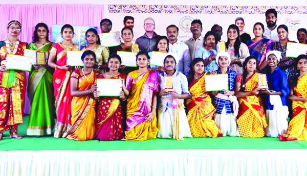 ఘనంగా జిల్లా స్థాయి యువజనోత్సవాలు