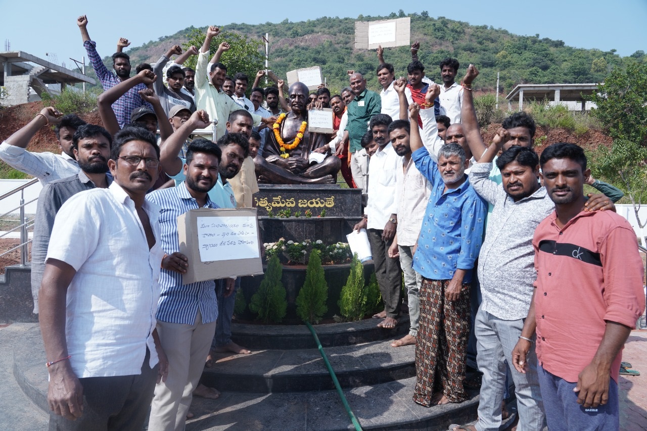 సచివాలయాన్ని తరలించొద్దు!