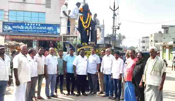 గురజాడకు ఘన నివాళి