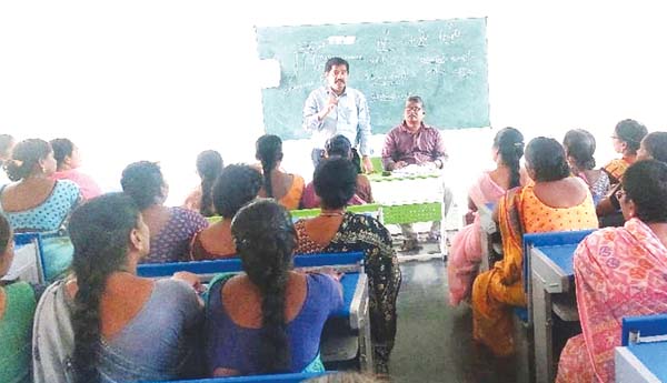 పాఠశాలల్లో కొత్త మెనూ అమలు