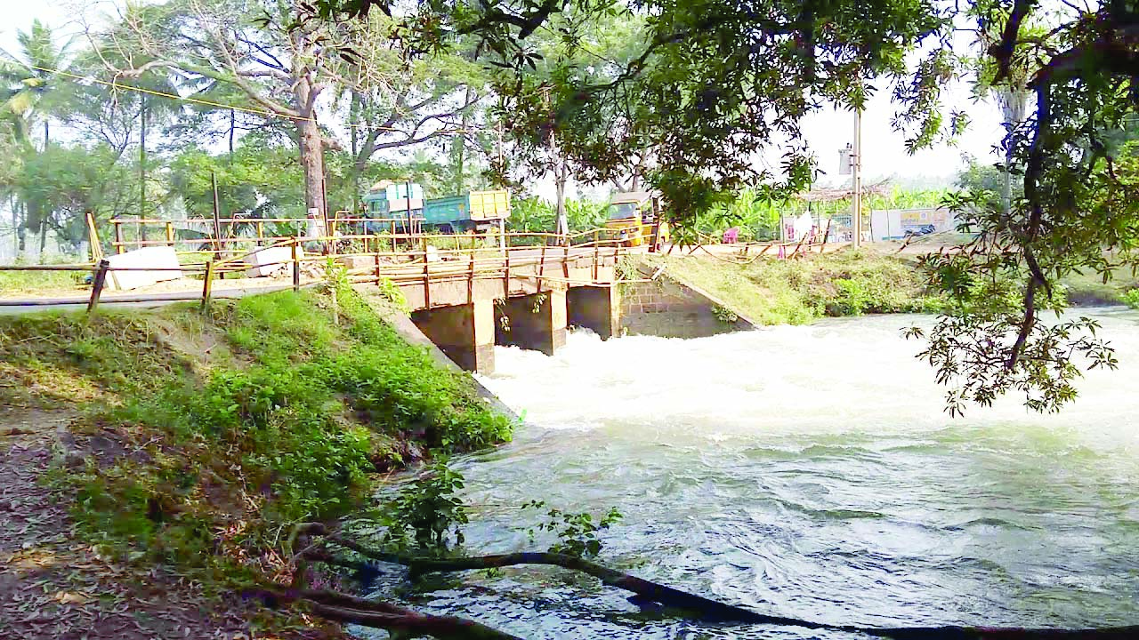 లస్కర్ల పాట్లు..!