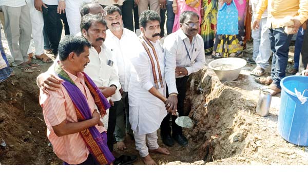 నాబార్డ్‌ నిధులతో రైతు బజార్‌