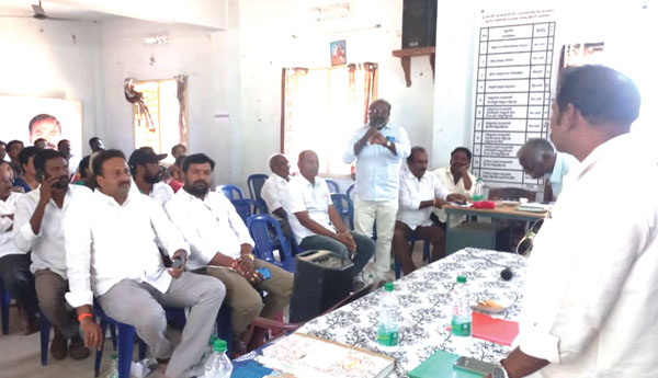 అధికారులను నిలదీసిన సభ్యులు