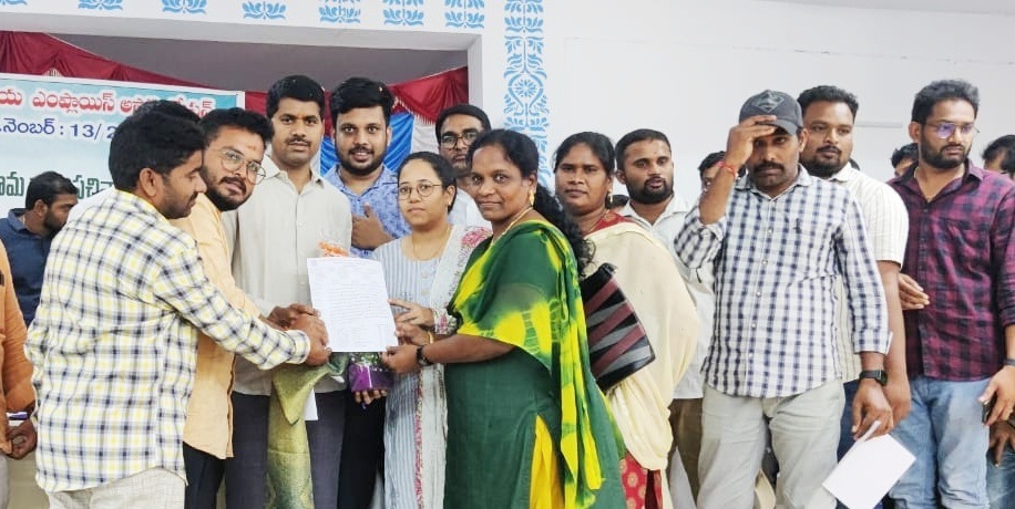 సమస్యలపై సచివాలయ ఉద్యోగుల వినతి