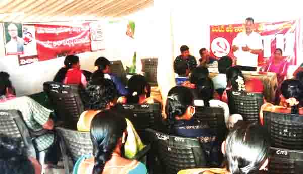 కార్మికులకు వేతనాలు పెంచాలి