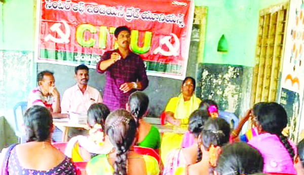 విఒఎల పెండింగ్‌ వేతనాలు చెల్లించాలి