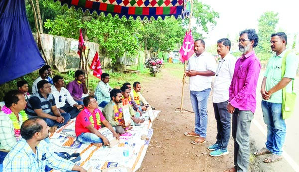 సత్యసాయి వాటర్‌ స్కీమ్‌ వర్కర్ల సమస్యలు పరిష్కరించాలి