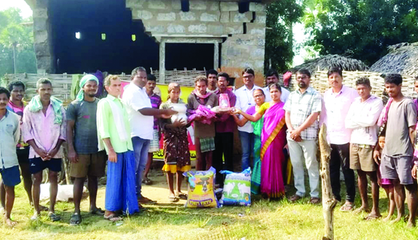 అగ్ని ప్రమాద బాధితునికి సిపిఎం సహాయం