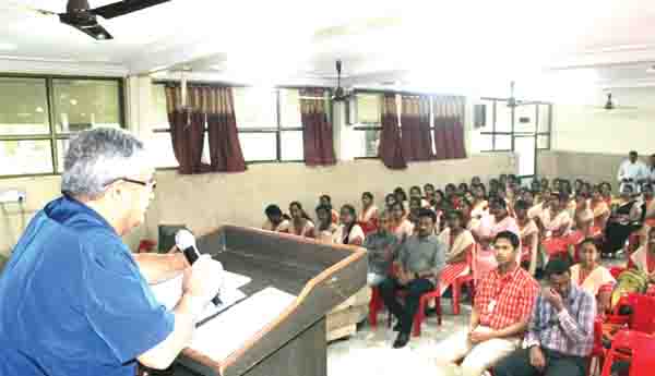 రోడ్డు ప్రమాదాలు నియంత్రణ