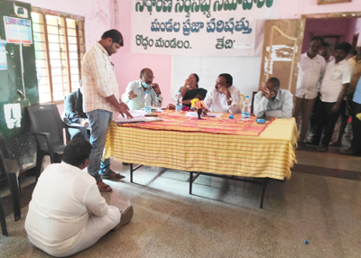  వినూత్న నిరసన