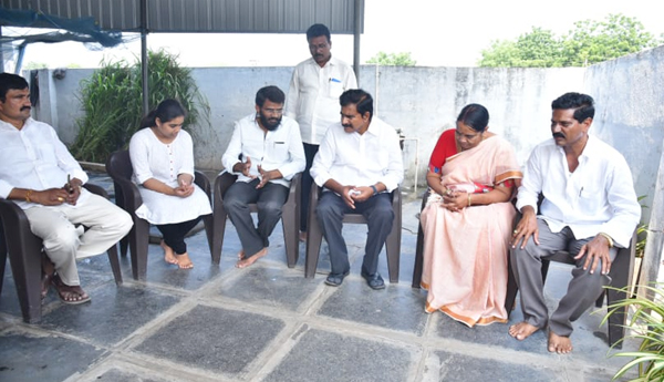 tdp-leader-unm-meet-dead-family