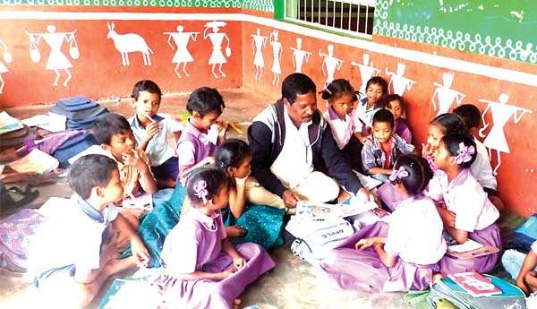 పోరాటాలతోనే పాఠశాల పున:ప్రారంభం