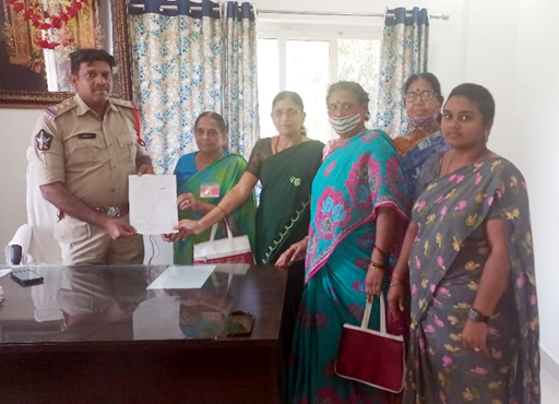 మద్యం, గంజాయి, మత్తు పదార్థాలు నియంత్రించాలి -ఐద్వా