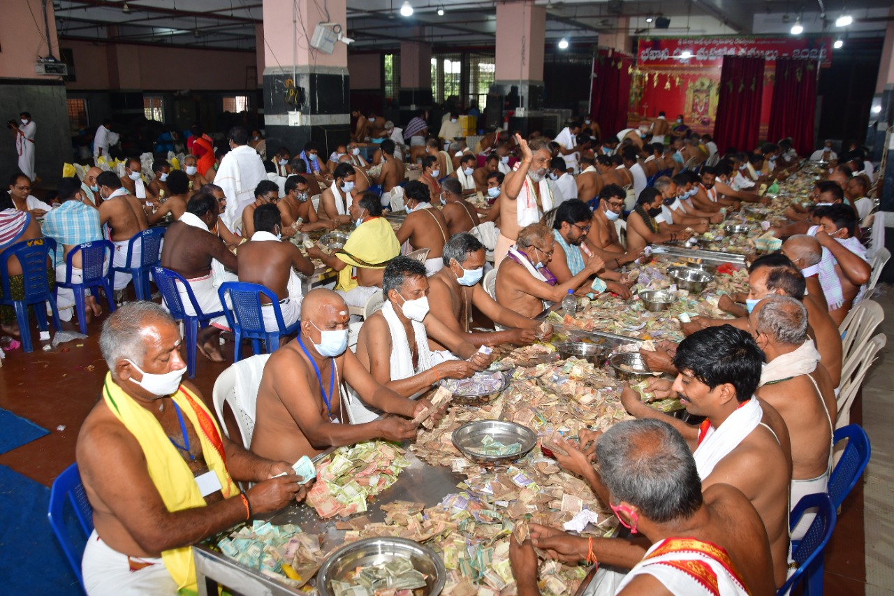 దుర్గమ్మ హుండీ ఆదాయం రూ. 1.83 కోట్లు