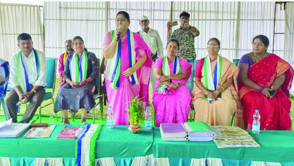 పార్టీ బలోపేతానికి కృషి : అక్కరమాని