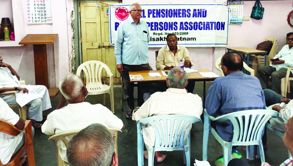 17న 'స్టీల్‌' దీక్షల్లో పెన్షనర్స్‌ డే