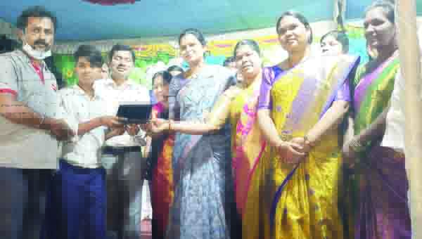 విద్యార్థుల బంగారు భవిష్యత్తుకు ముఖ్యమంత్రి తపన