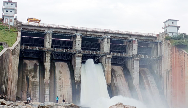 వెలిగల్లు నుంచి నీరు విడుదల