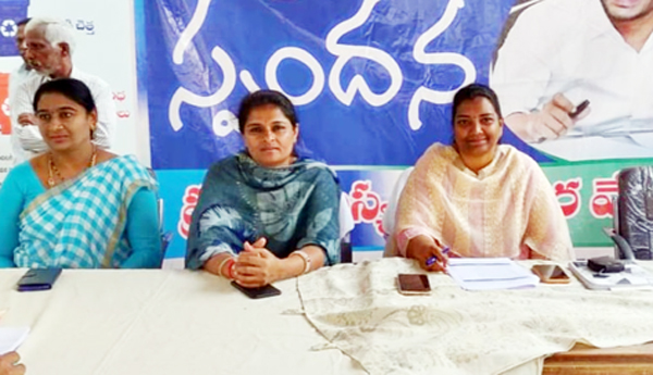 సమస్యలను వెంటనే పరిష్కరించాలి : చైర్‌పర్సన్‌