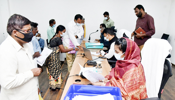 స్పందన అర్జీలను నిర్లక్ష్యం చేయరాదు