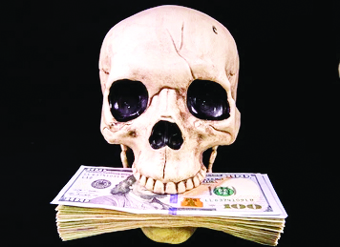 శ్మశానాల్లోనూ.. వదలరా..!