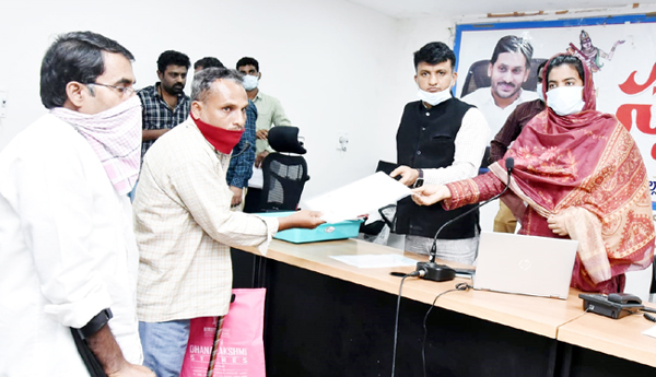 ఆత్మస్థైర్యాన్ని నింపేందుకు కృషి