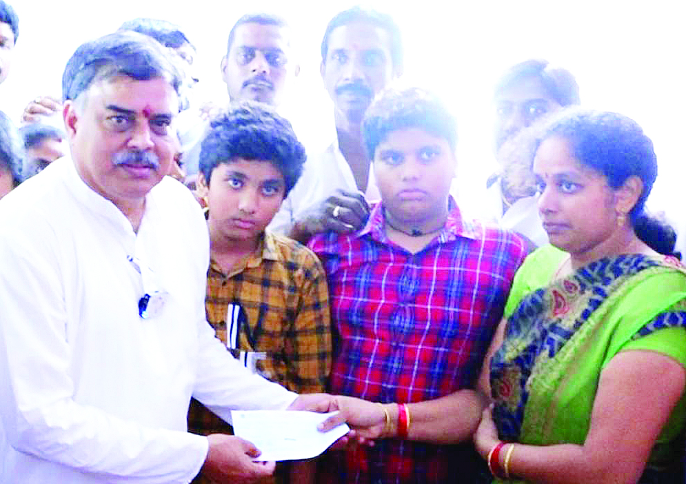 ఆక్వా రైతులకు అండగా జనసేన