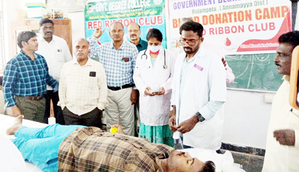 రక్తదాన శిబిరానికి విశేష స్పందన