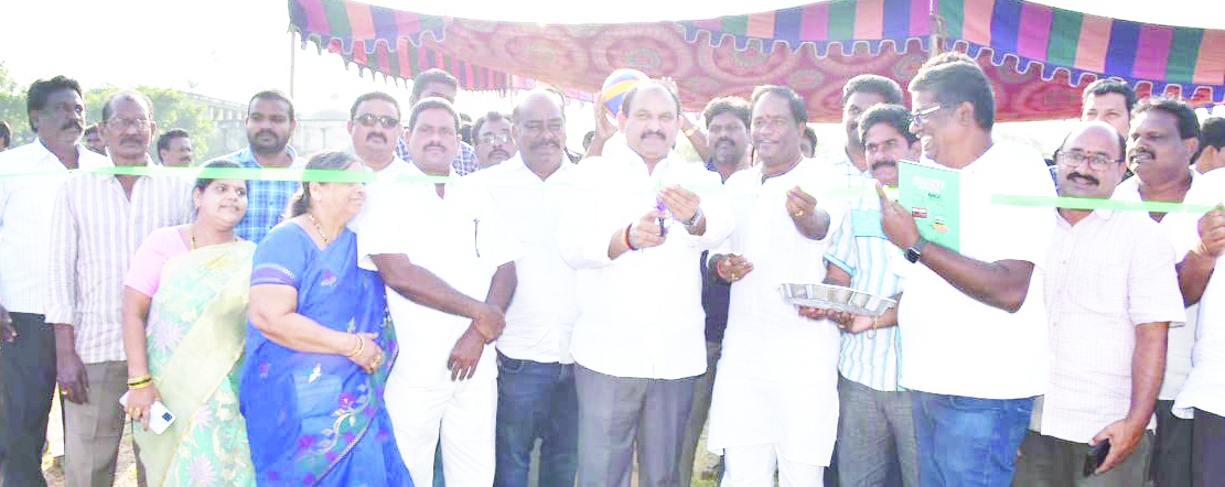 వాలీబాల్‌ పోటీలు ప్రారంభం