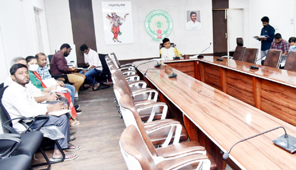 రీ సర్వే వేగవంతం చేయాలి