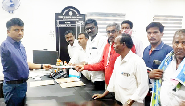 భూ కబ్జాలపైన జిల్లా జడ్జితో విచారణ చేపట్టాలి