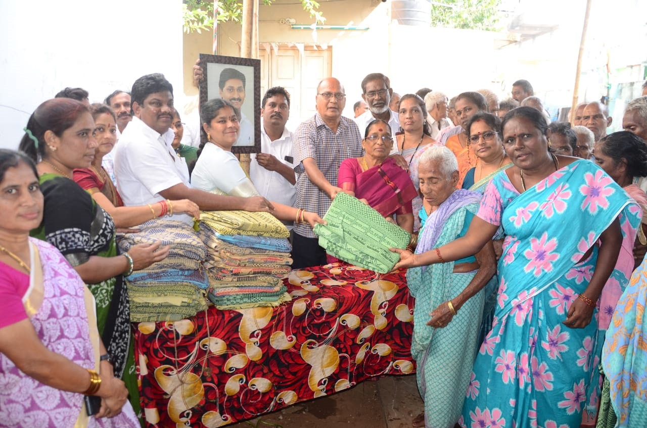 సంబరంగా సిఎం జగన్‌ జన్మదిన వేడుకలు
