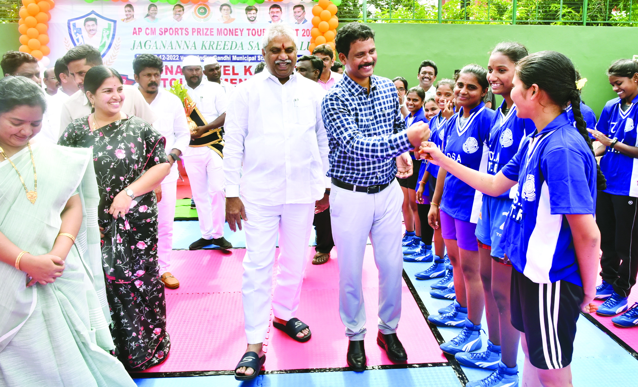 యువత క్రీడా స్ఫూర్తిని పెంపొందించుకోవాలి