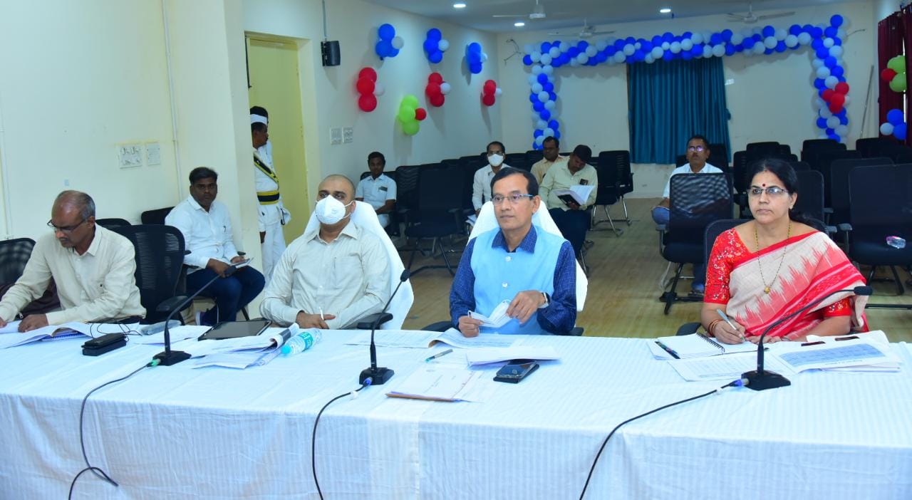 వేగవంతంగా రీసర్వే పనులు