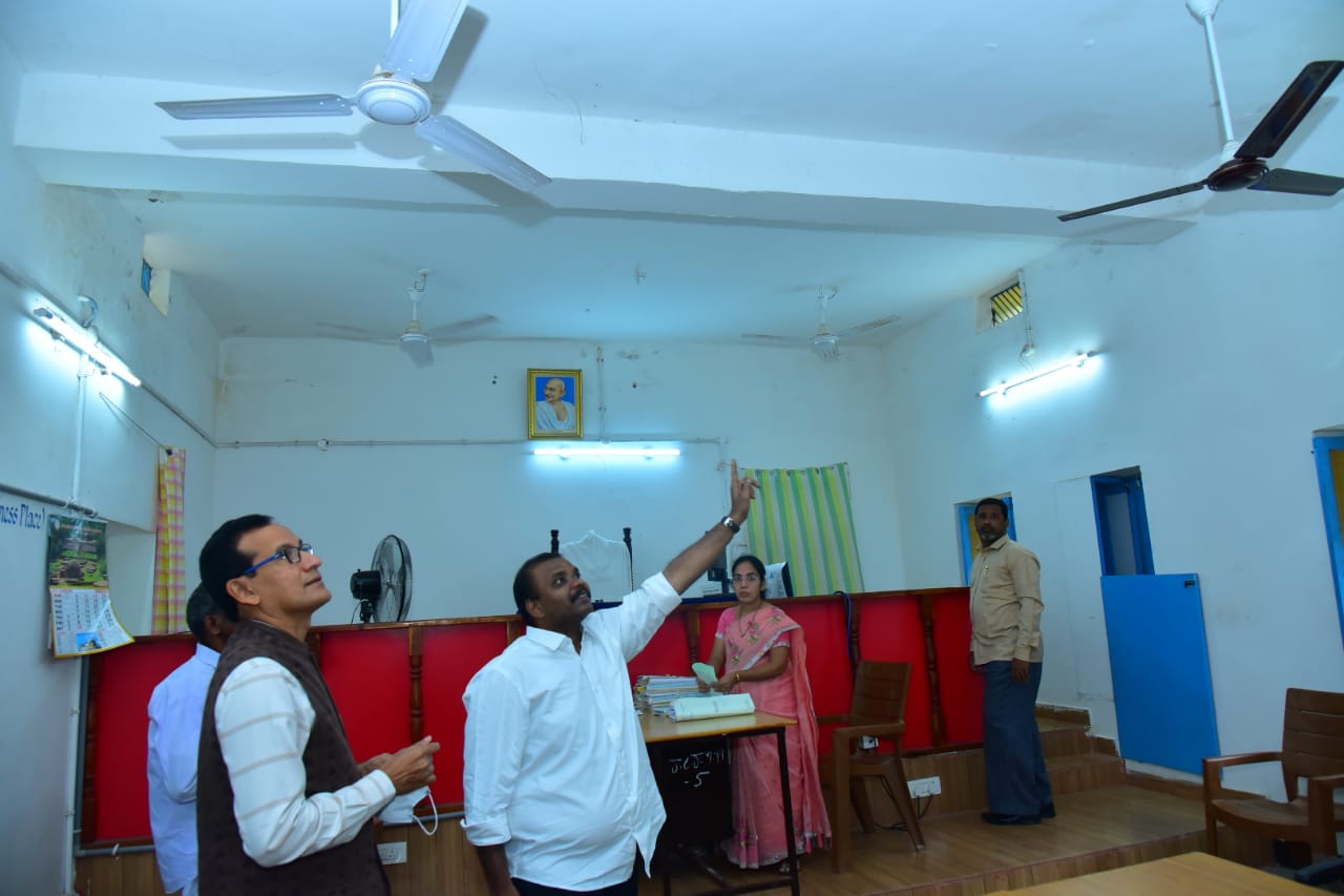 కోర్టు భవన నిర్మాణ పనుల పరిశీలన