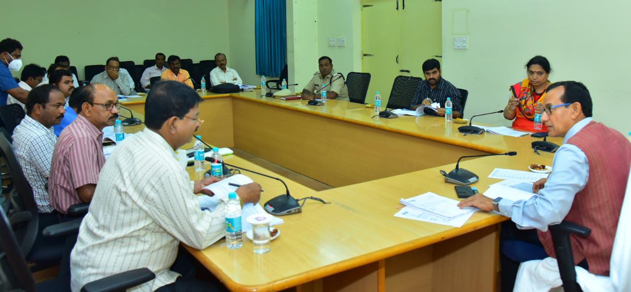 పారిశ్రామిక వేత్తలకు ప్రోత్సాహం