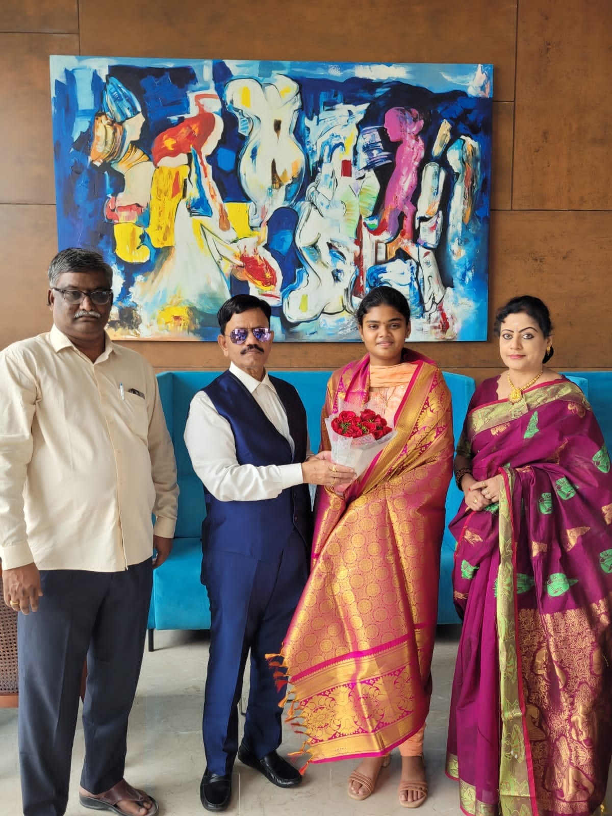 ఆర్చరీ క్రీడాకారిణి సురేఖకు సత్కారం