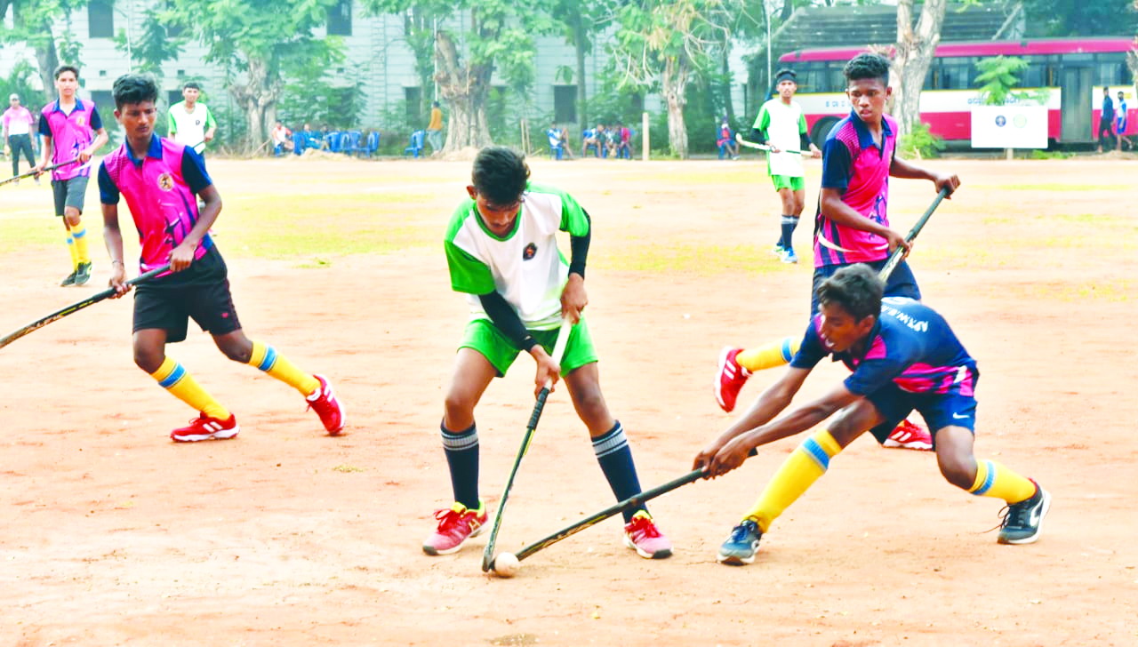 హోరాహోరీగా క్రీడా పోటీలు