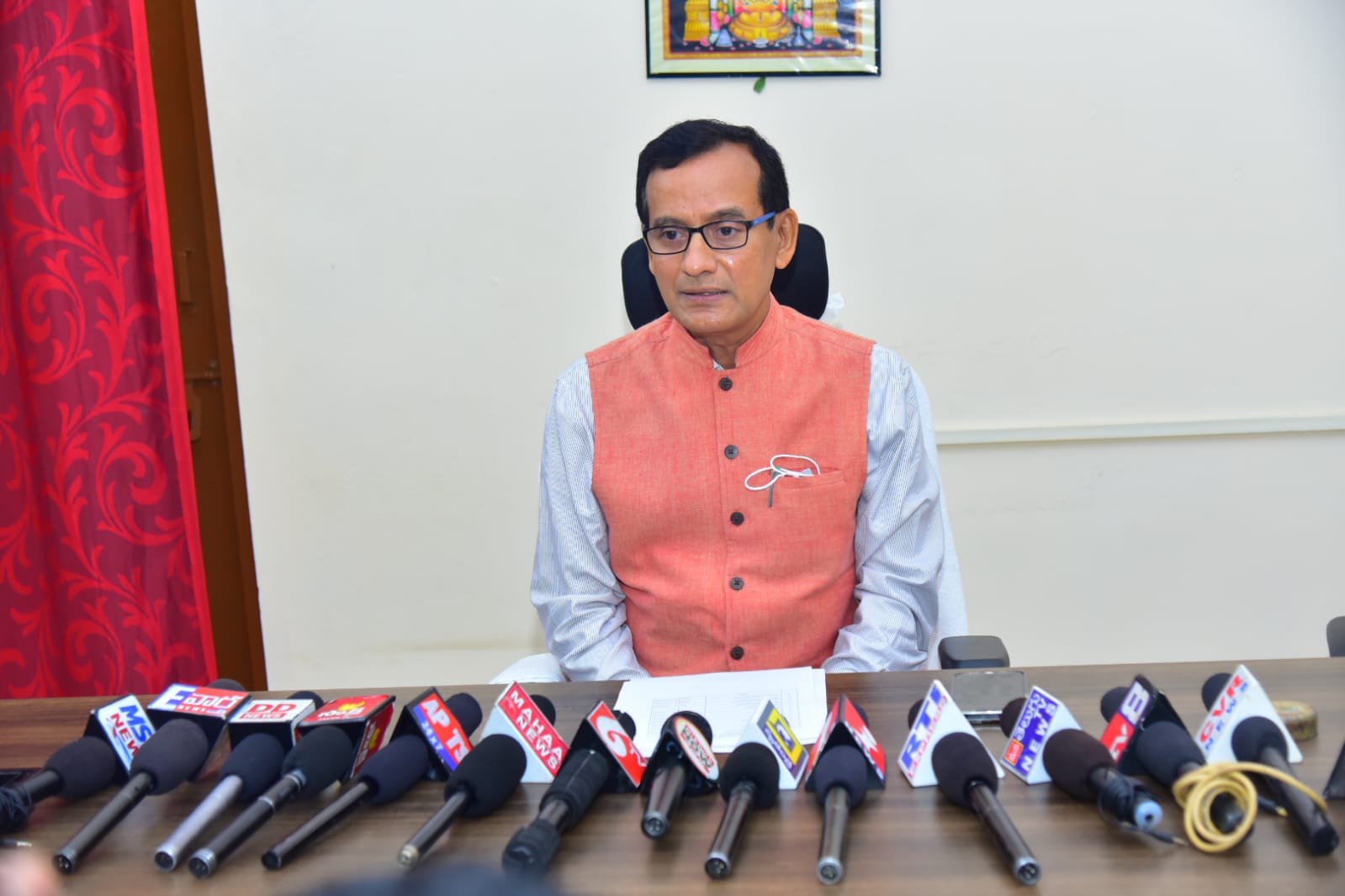 జిల్లాలో పకడ్బందీగా రీసర్వే : కలెక్టర్‌