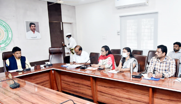 రక్తహీనత నివారణకు ప్రత్యేక దృష్టి : కలెక్టర్‌