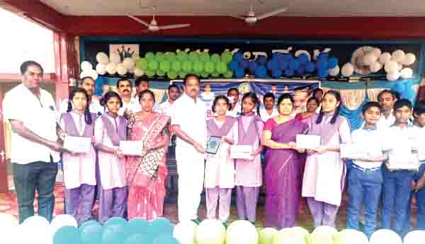  విద్యార్థుల అభ్యున్నతికి ప్రభుత్వం కృషి