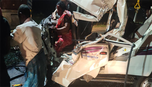 The-cab-collided-with-the-parked-vehicle-Passengers-were-injured