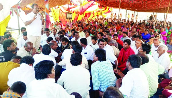  నేవీ నిర్వాసితుల సమస్యలపై కాలయాపన సరికాదు