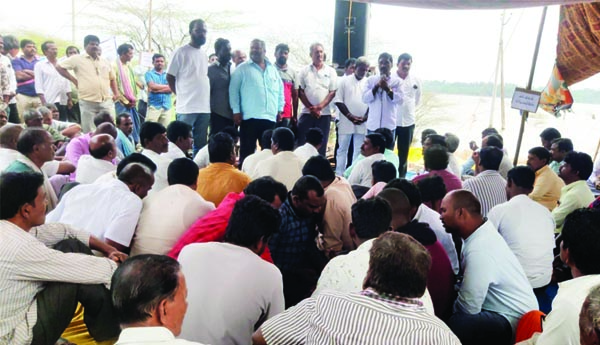 38వ రోజుకు నేవీ నిర్వాసితుల ఆందోళన