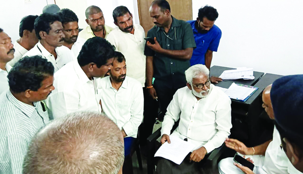 వైవి.సుబ్బారెడ్డి దృష్టికి నేవీ నిర్వాసితుల సమస్యలు