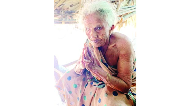 పింఛను కోసం వృద్ధురాలి ఎదురు చూపు