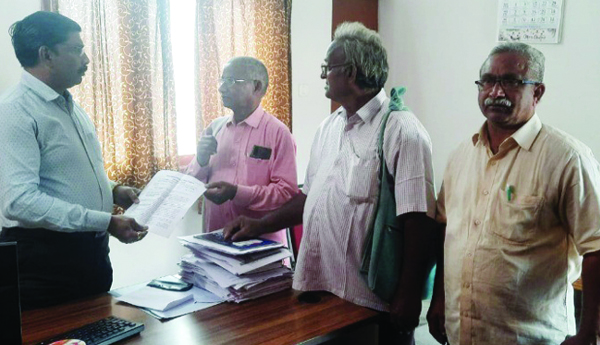 పంట నష్టపరిహారం ఇవ్వాలని వినతి